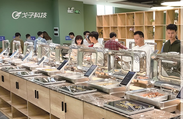 稱重自助餐走進(jìn)學(xué)校 讓人抵抗不了的自助餐模式！